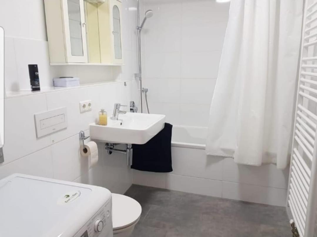 Grosse Ferienwohnung In Augsburg Mit Balkon Buitenkant foto